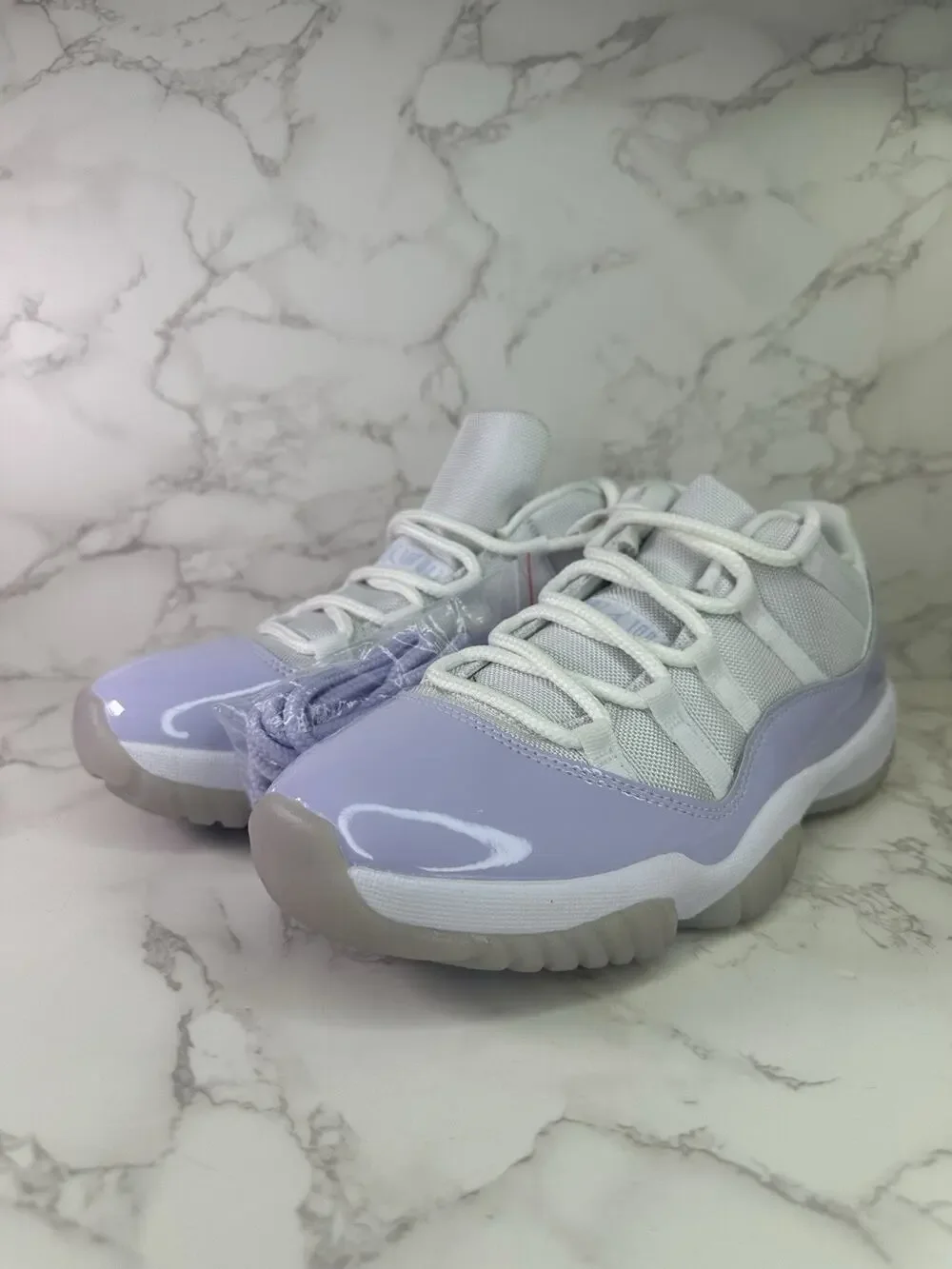 Nike Air Jordan 11 Retro Low Pure Violet Size 9.5 Womens with Receipt AH7860-101